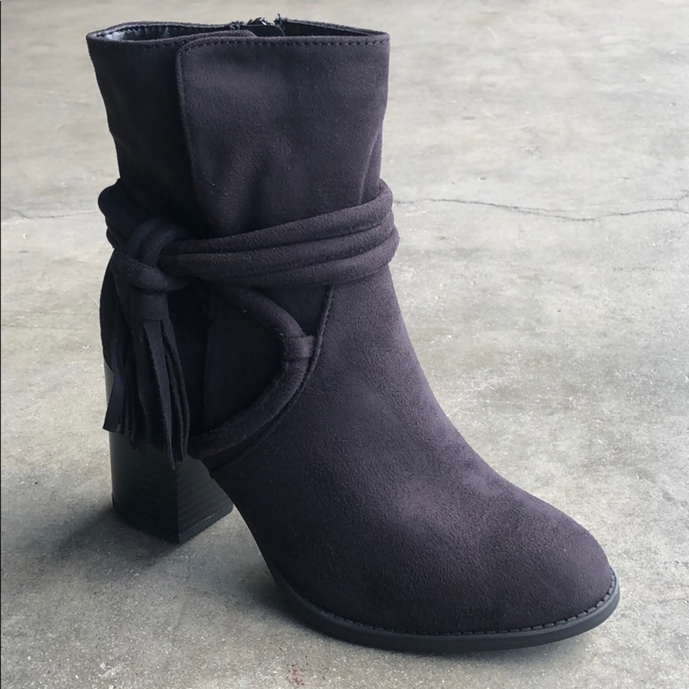 Soda Women’s Tassle Ankle Boots in Black